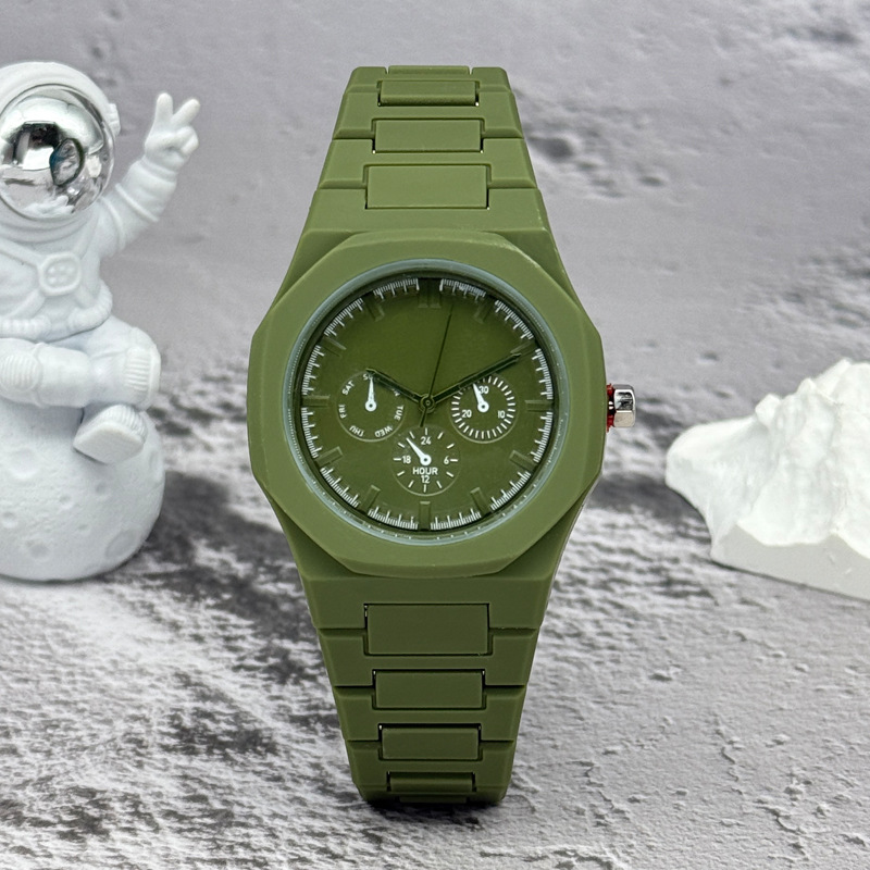 Orologio di Marca Famosa con Q - Luxury Watch News recensione e prezzo